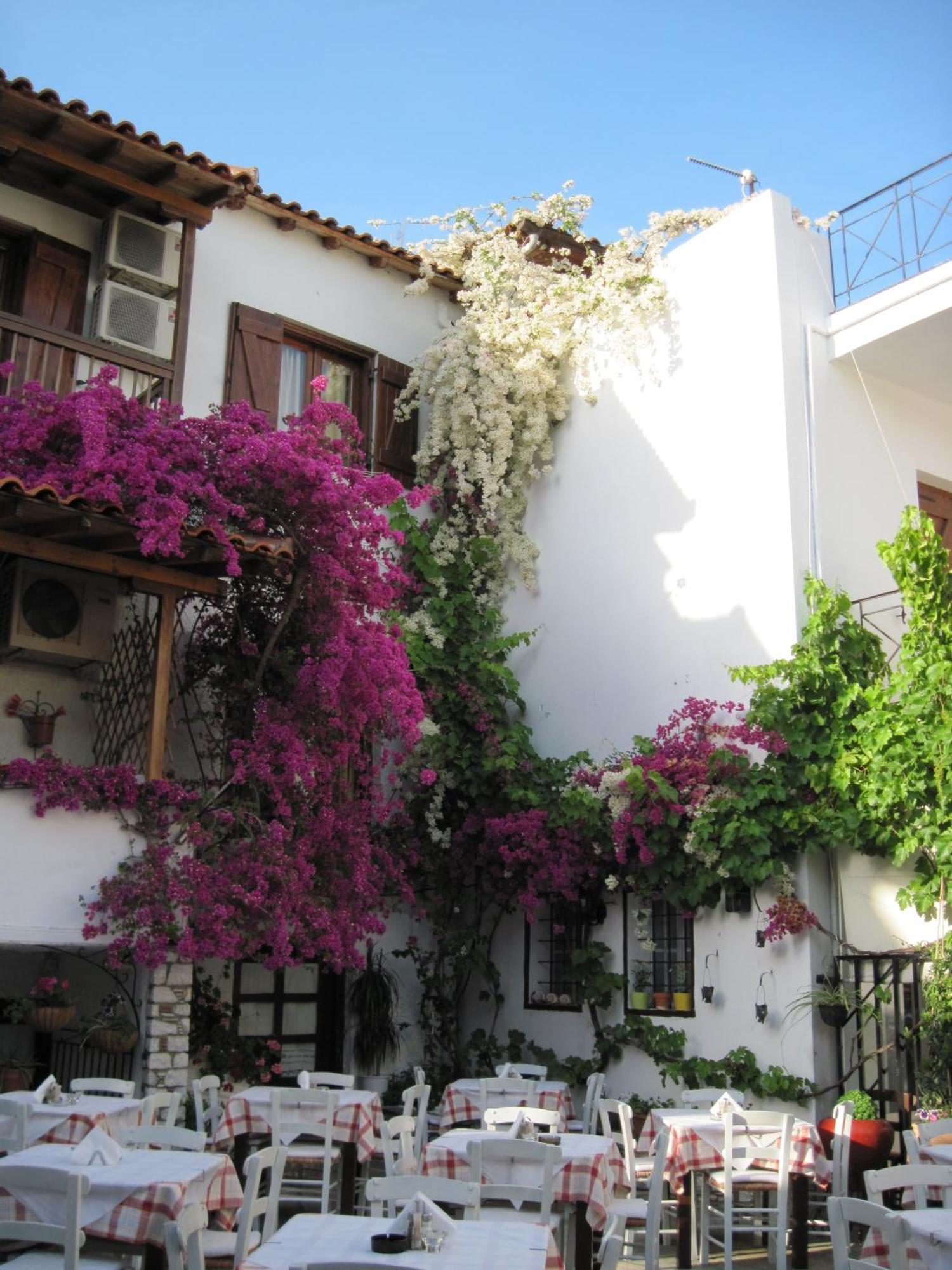 Mouria Hotel Skiathos Town Exterior foto